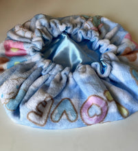 Load image into Gallery viewer, Blue Cinnamon-roll Plush Bonnet
